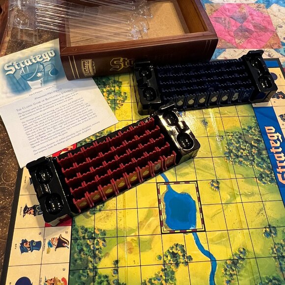 Parker Brothers Stratego Vintage Board Game Collection Wooden Book Case - Picture 9 of 11